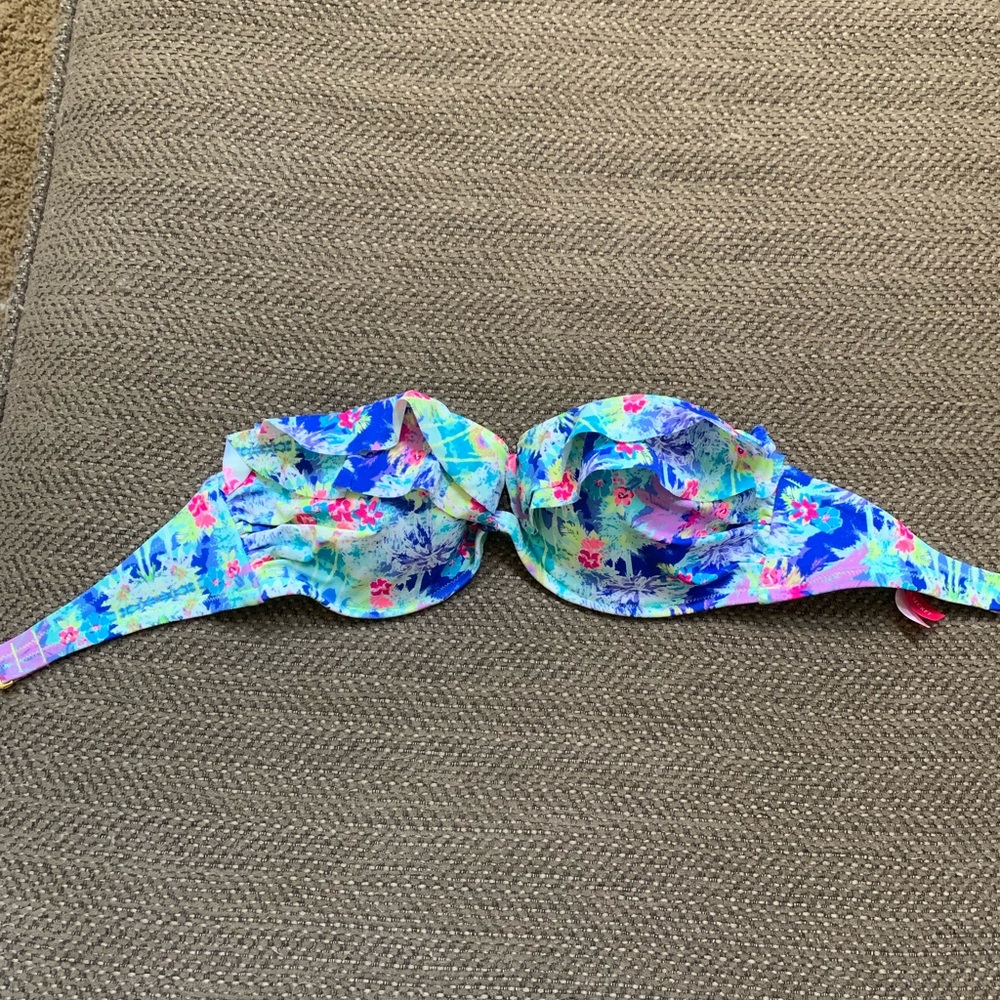 Victoria’s Secret bikini top